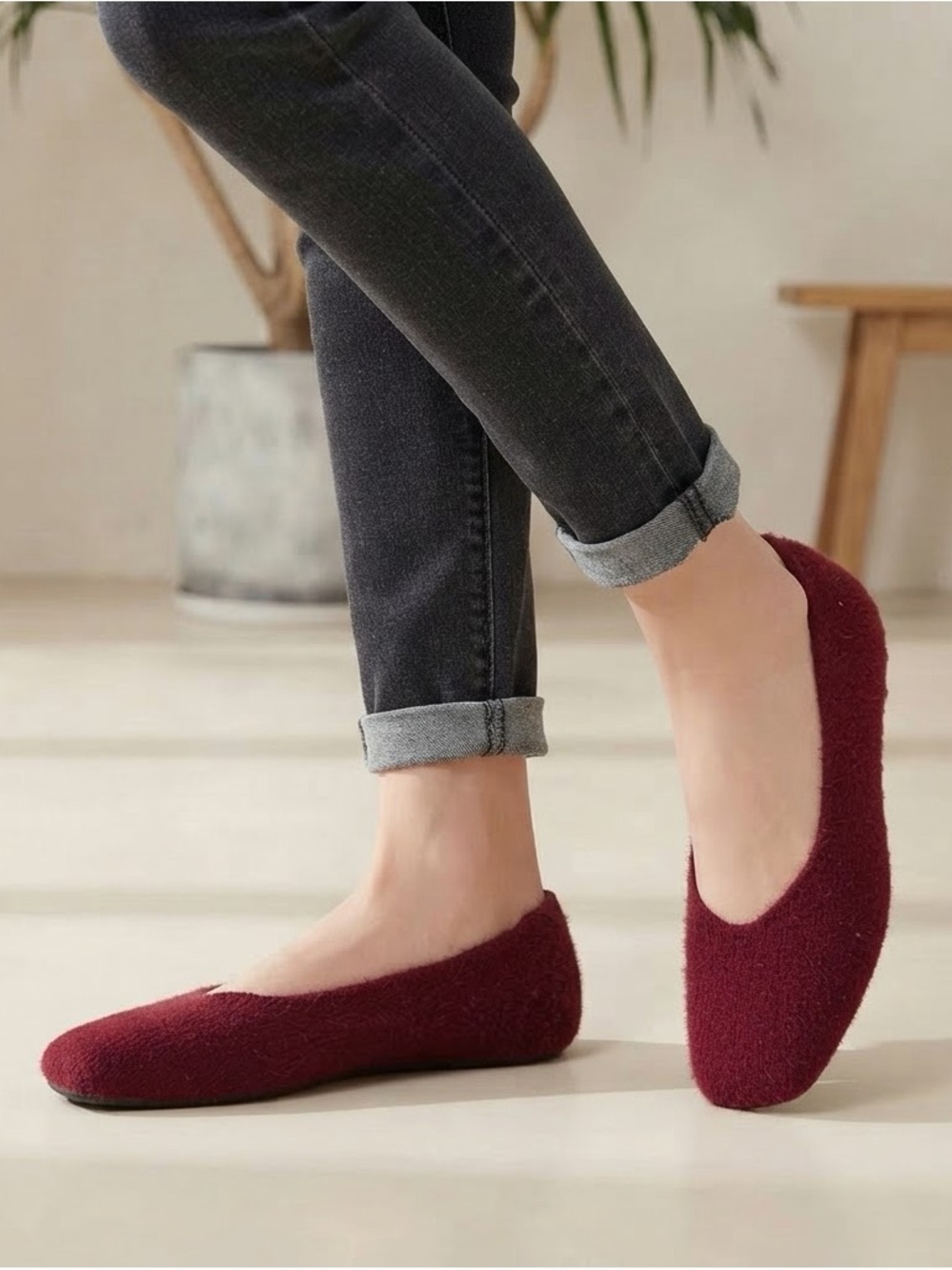 VIVAIA Burgundy Fuzzy Knit Margot Square Toe V-Cut Flats – EU 39 / US 8.5–9